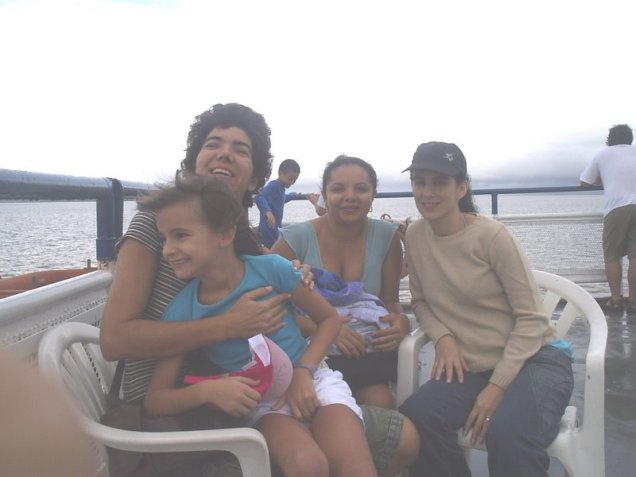 Travessia Belém-Ilha do Marajó, parte de cima do ferry boat, tranquila como se pode ver pelas águas.